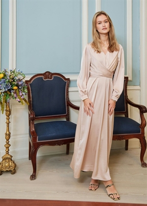 Bretti heavy sateen kjole Champagne Neo Noir 